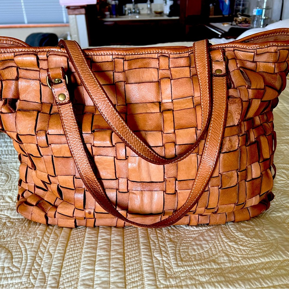 Costanza Rota authentic Italian leather bag with matching storage bag.
